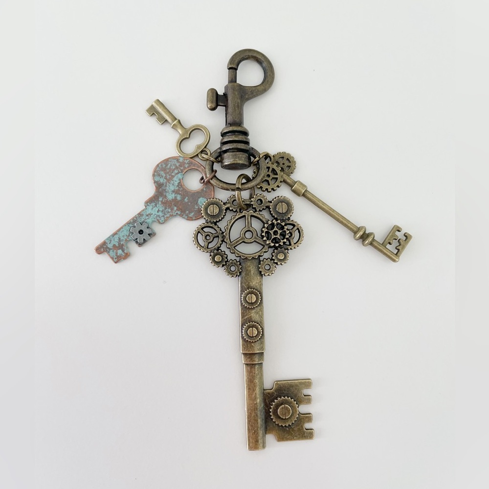 Key Bag Charm - Picture 5 of 6